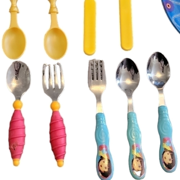 Random kids dinning bundle. 15 pieces total - Picture 9 of 12